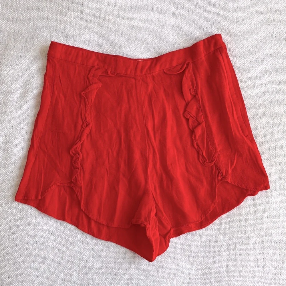 H&M red shorts